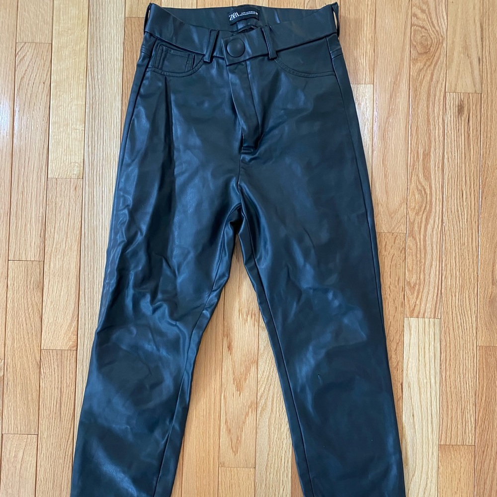Zara black faux leather pants size Small